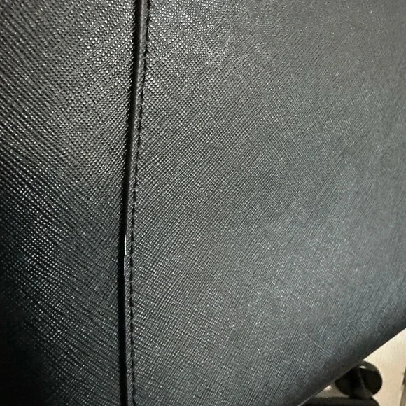 NWOT Michael Kors Gilly Large Black Saffiano Leather Tote (see description) - Picture 6 of 7